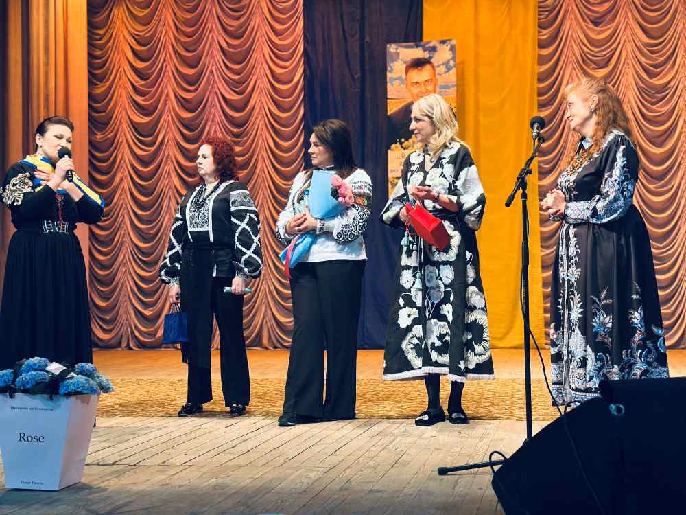 Голова ГО Міжнародний жіночий рух «За сімейні цінності» Наталія Федорчук ініціювала пам’ятний захід у Журавці на честь Героя України Сергія Божка