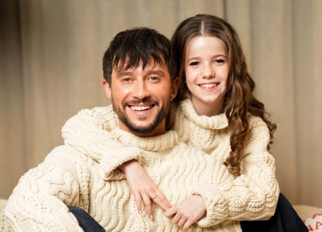 «Унікальний Новий Рік»: ALBINA та SERAFÝN підсумували рік творчого зростання у святковій відеопрем’єрі «Унікальний Новий Рік»: ALBINA та SERAFÝN підсумували рік творчого зростання у святковій відеопрем’єрі