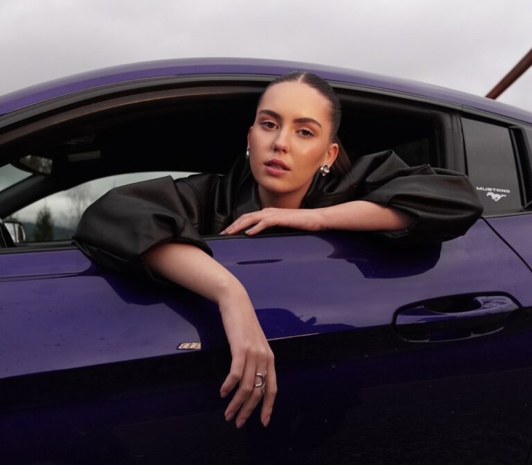 Емоції на максимум: TAỸNA показала, як звучить віра і любов у її новому релізі