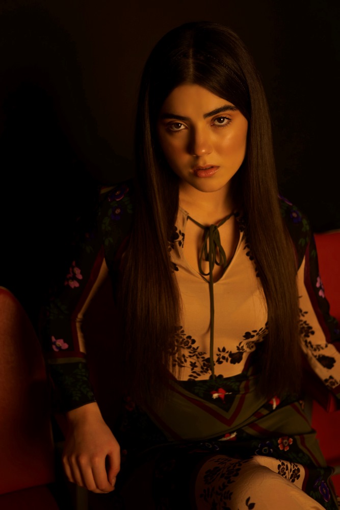 “Who Am I”- нова музична сповідь IMARY про шлях через темряву до світла