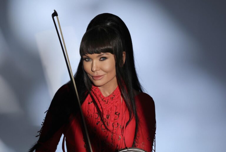 Ассія Ахат повертається з піснею «ALLO» - про любов, що звучить крізь відстань Ассія Ахат повертається з піснею «ALLO» - про любов, що звучить крізь відстань