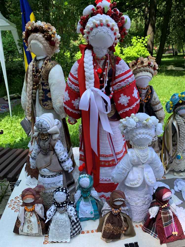 Благодійний вернісаж «Світло жінки» об’єднав митців навколо теми жіночої сили