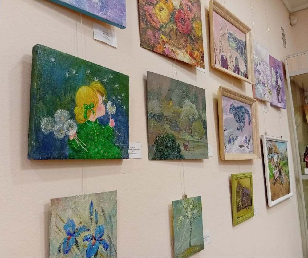 Весна мистецтва у Києві: відкриття виставки «Весна красна» в музеї Павла Тичини Весна мистецтва у Києві: відкриття виставки «Весна красна» в музеї Павла Тичини