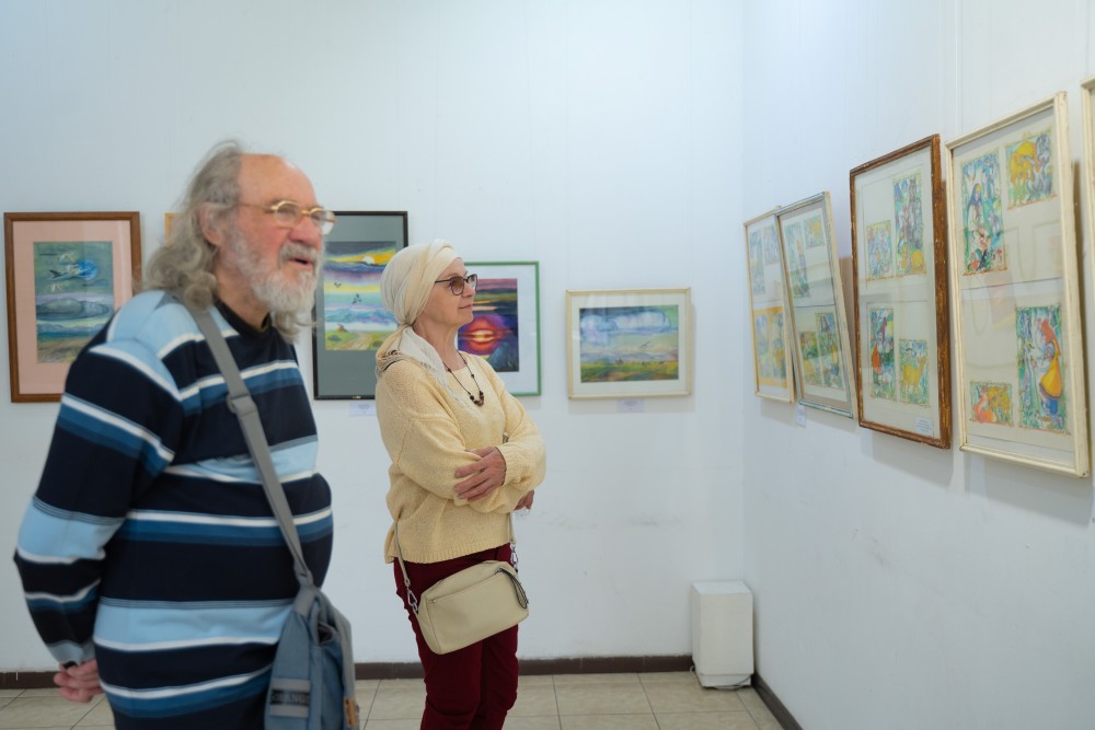 «Казковий світ» Анатолія Фролова: у столиці представили першу персональну виставку митця