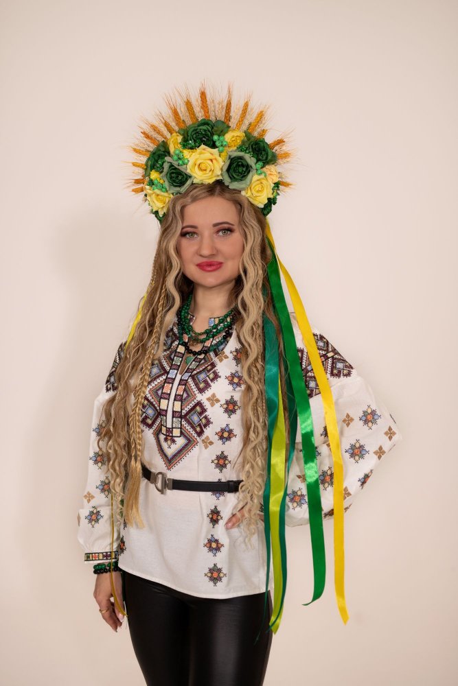 Військова співачка Охтирчанка представила сучасну версію пісні «Ой на горі та й женці жнуть» до Дня Вишиванки