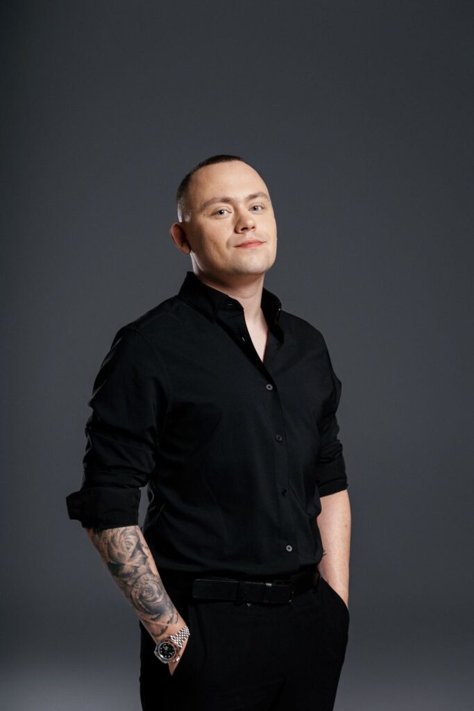 П’ять років стосунків, спогади та справжні емоції: THE OLEG випустив кліп «Останній раз»